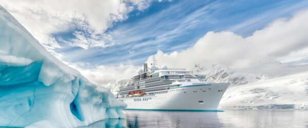 MV Werften gets state aid to complete Crystal Endeavor, keep operating
